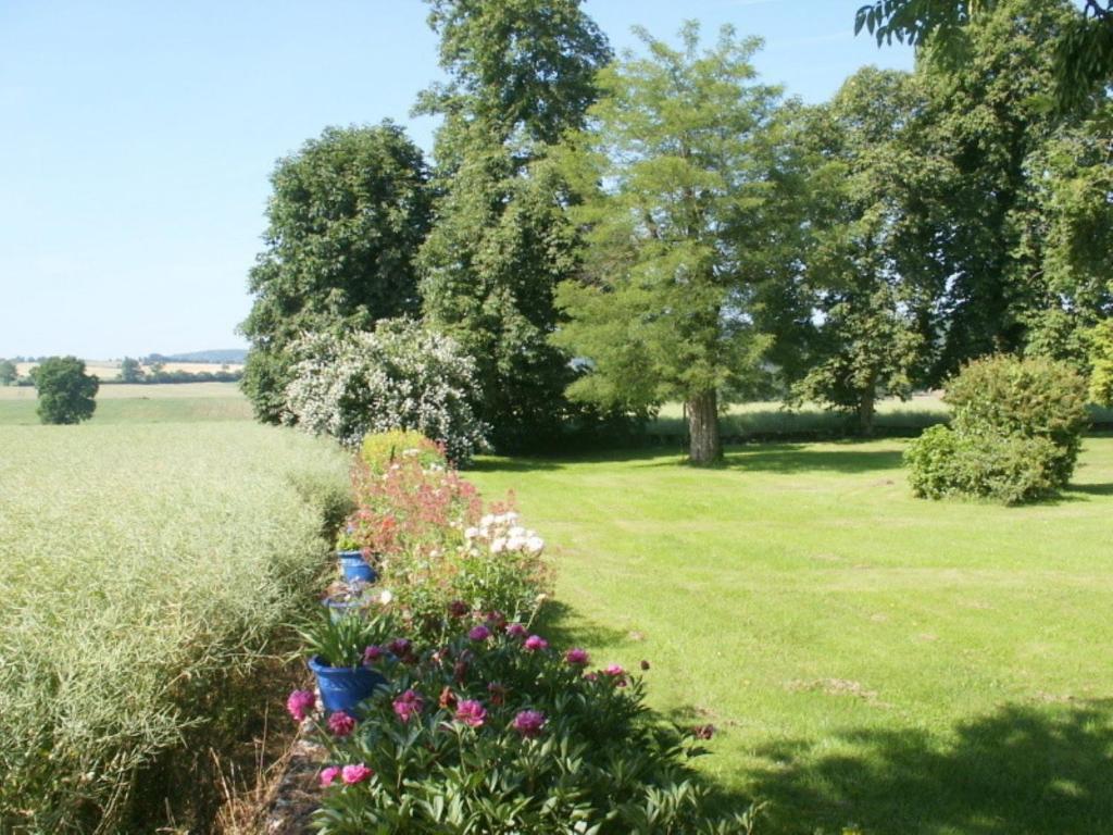 Chambres d'Hôtes - Domaine Des Perrières Crux-la-Ville Exterior foto